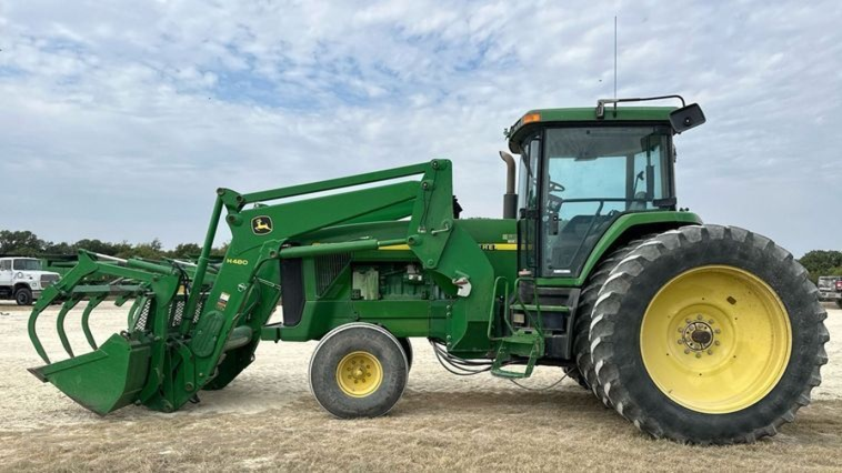 1995 John Deere 8200 MFWD tractor photo 4
