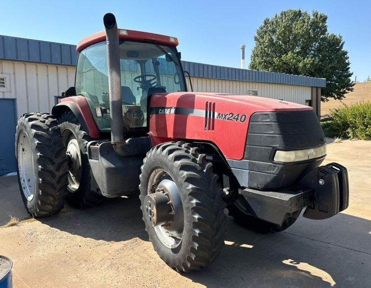 2001 Case MX240 MFWD tractor photo 3