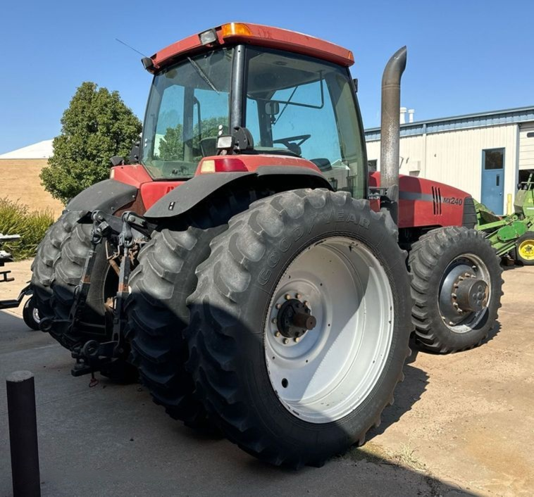 2001 Case MX240 MFWD tractor photo 5