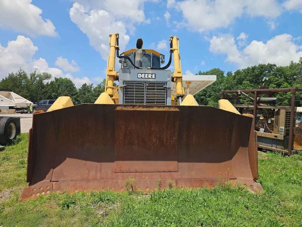 2002 John Deere 1050C photo 2