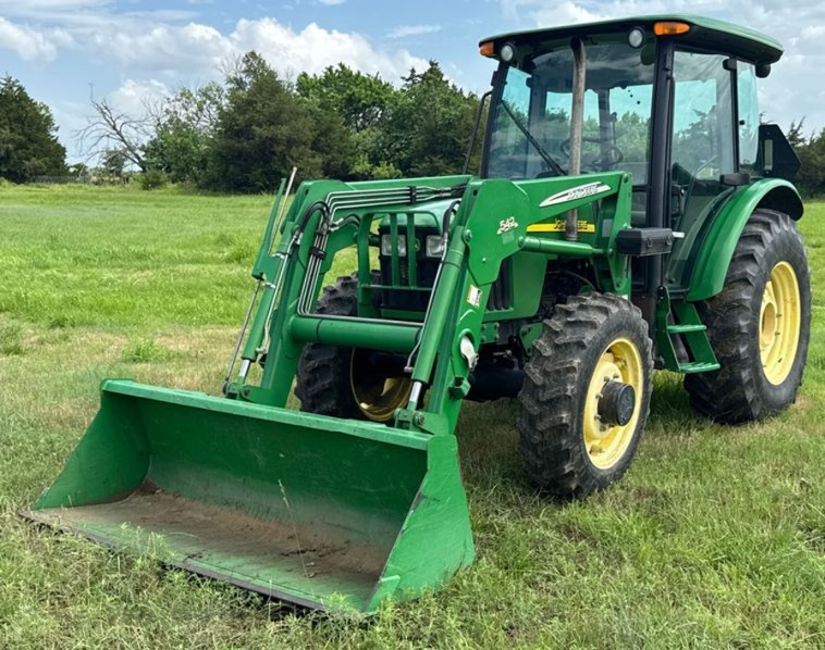 2004 John Deere 5520 MFWD tractor photo 1