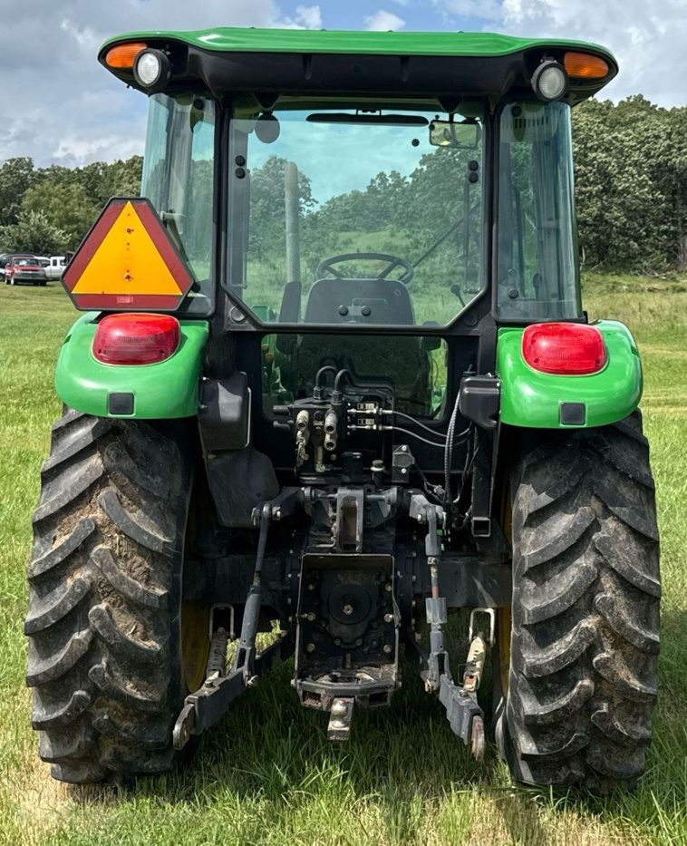 2004 John Deere 5520 MFWD tractor photo 5