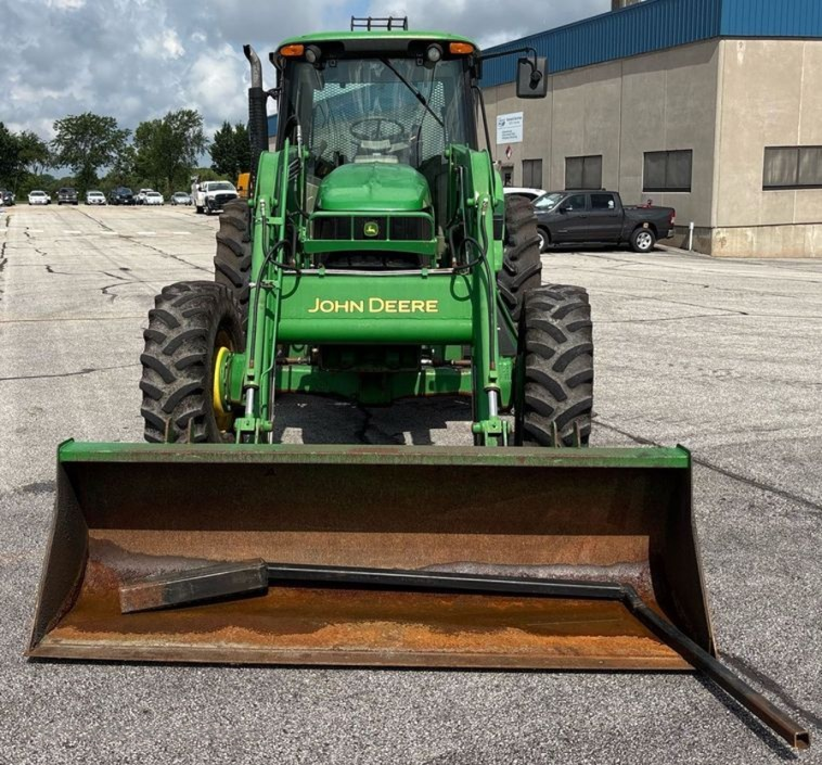 2012 John Deere 7130 MFWD tractor photo 1