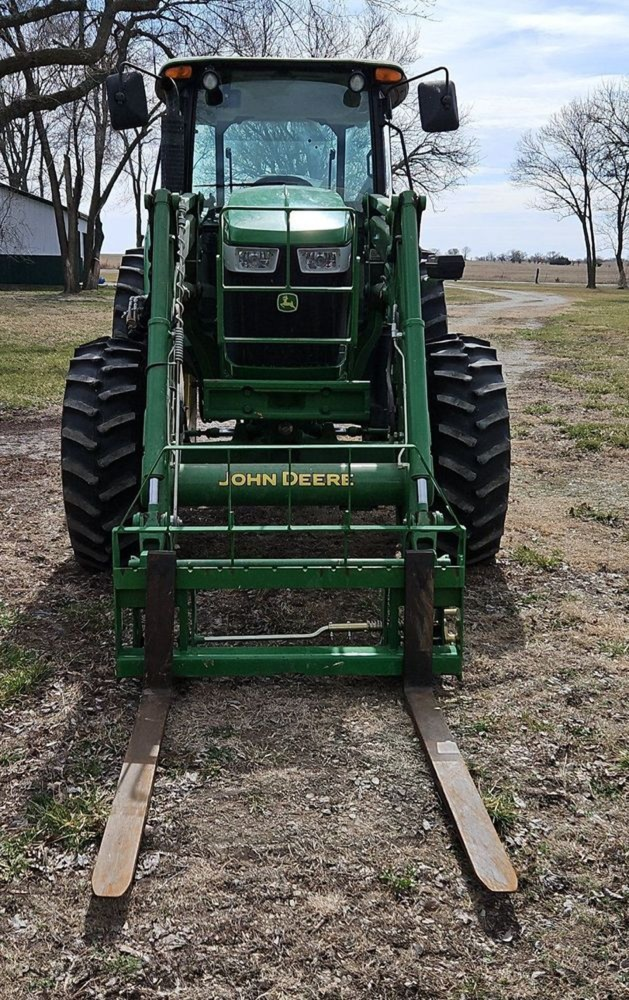2014 John Deere 6140D MFWD tractor photo 2