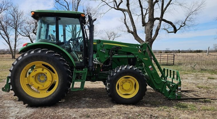 2014 John Deere 6140D MFWD tractor photo 4