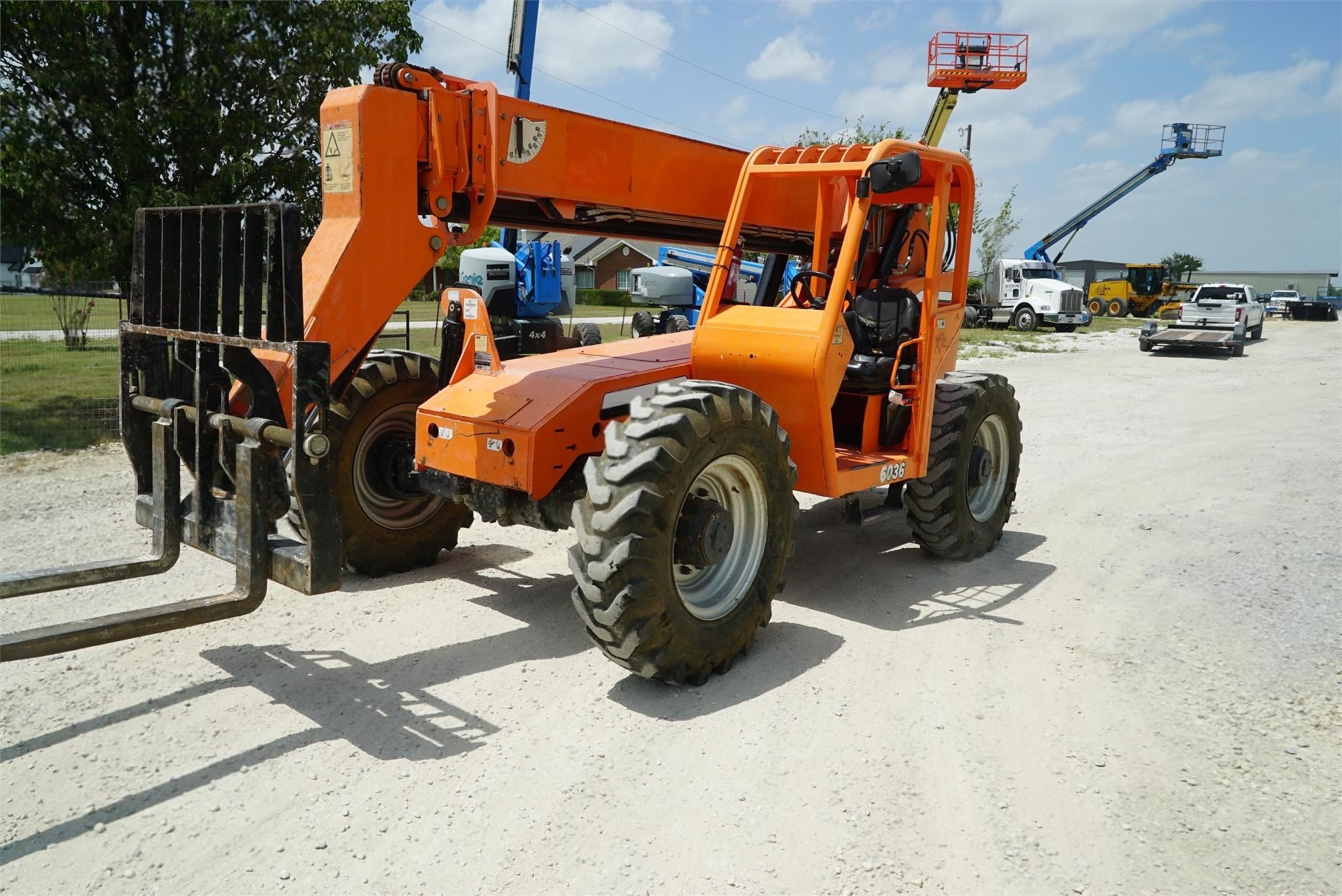 2014 SkyTrak 6036 Telehandler photo 3