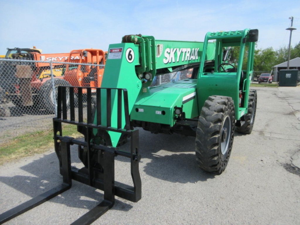 2014 SkyTrak 6042 Telehandler photo 3