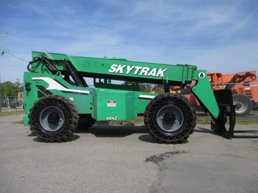 2014 SkyTrak 6042 Telehandler photo 6