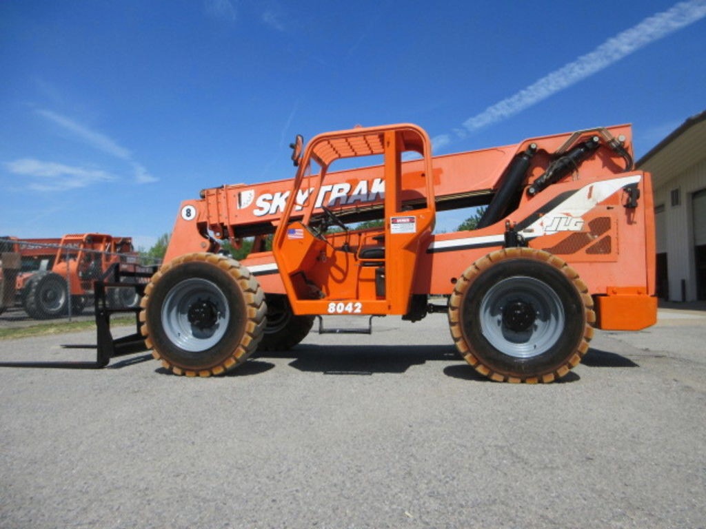 2014 SkyTrak 8042 Telehandler photo 2