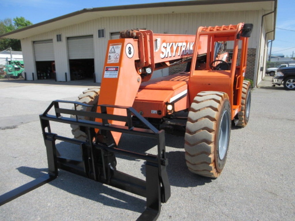 2014 SkyTrak 8042 Telehandler photo 3