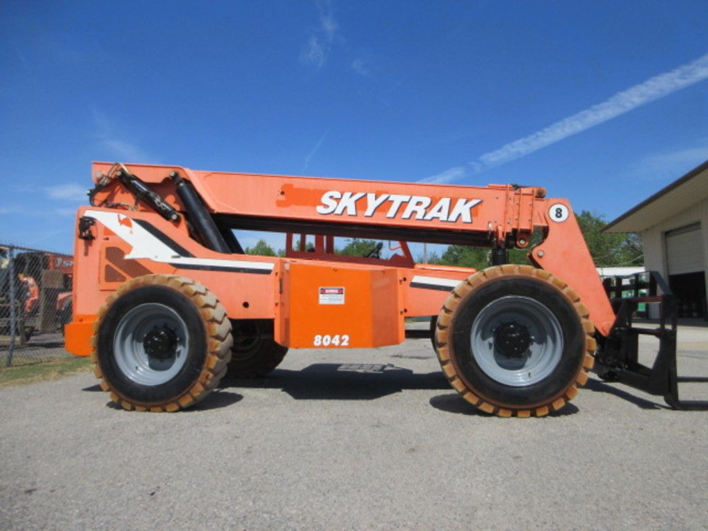 2014 SkyTrak 8042 Telehandler photo 6