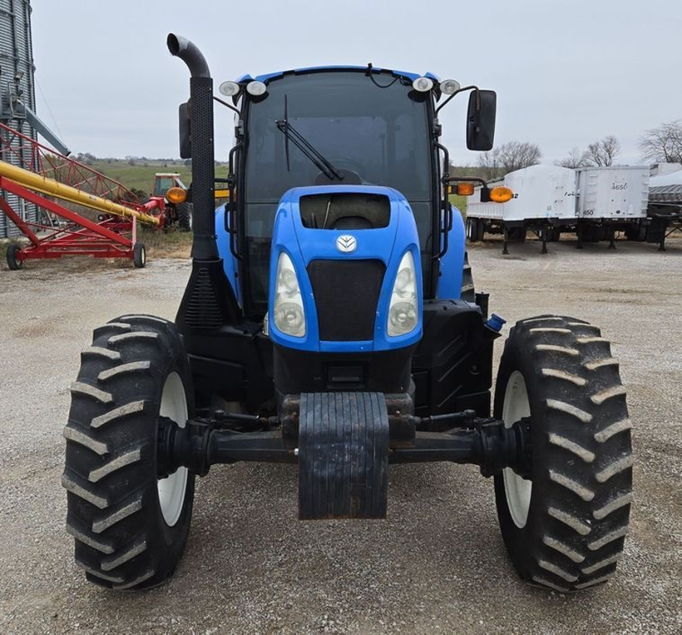 2015 New Holland TS6 MFWD tractor photo 2