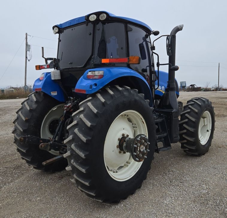 2015 New Holland TS6 MFWD tractor photo 3