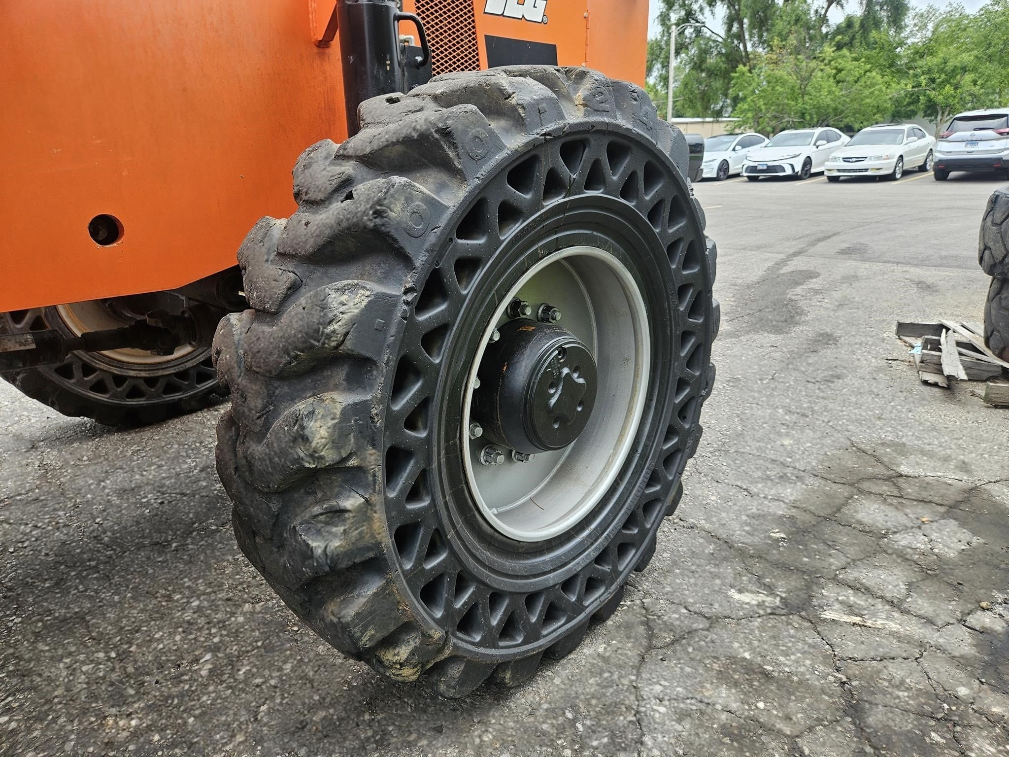 2017 SkyTrak 10054 Telehandler photo 2