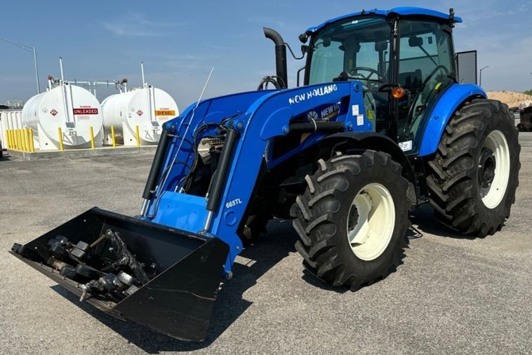 2019 New Holland PowerStar 100 MFWD tractor photo 1