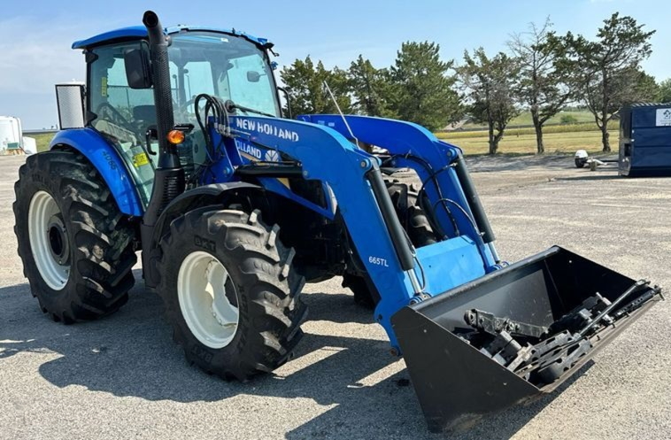 2019 New Holland PowerStar 100 MFWD tractor photo 3