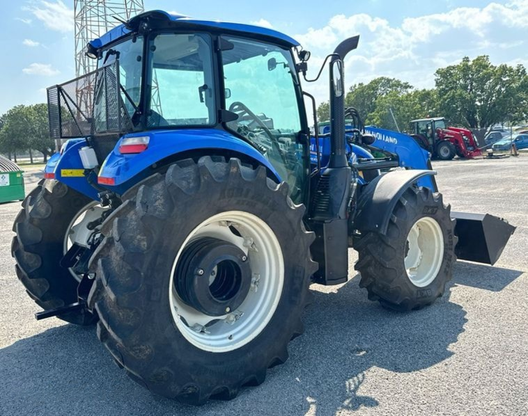 2019 New Holland PowerStar 100 MFWD tractor photo 5