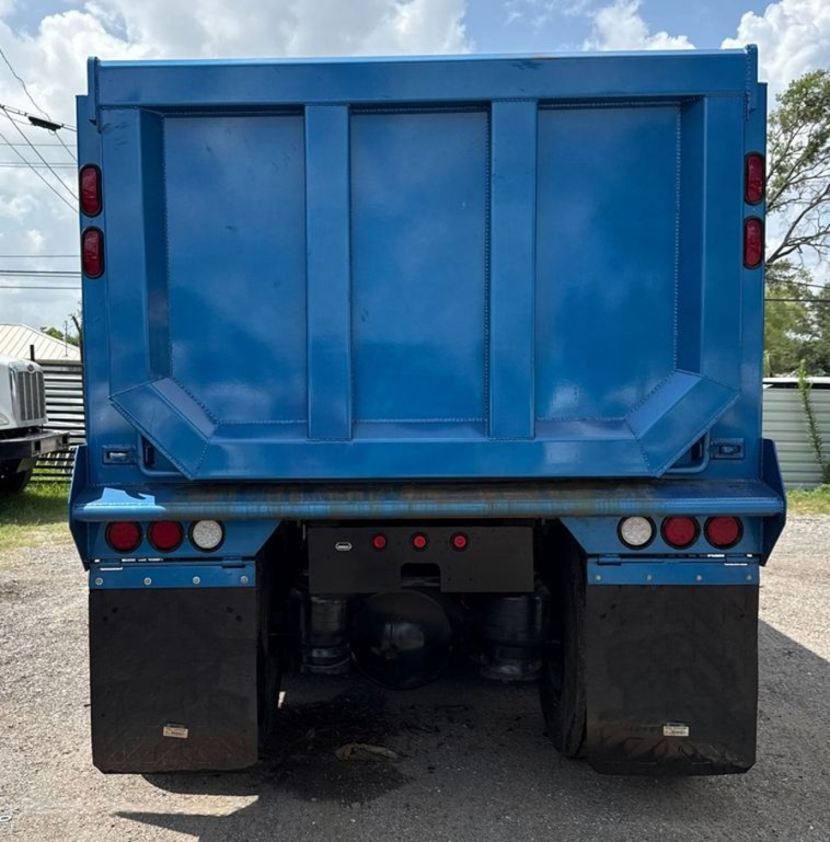 2019 Peterbilt 567 dump truck photo 3