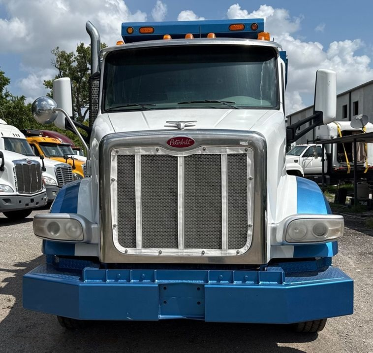 2019 Peterbilt 567 dump truck photo 4