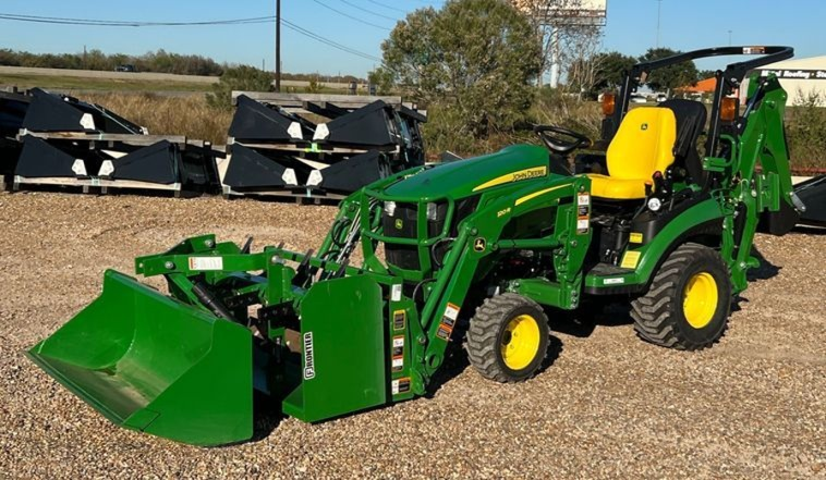 2020 John Deere 1025R MFWD tractor photo 2