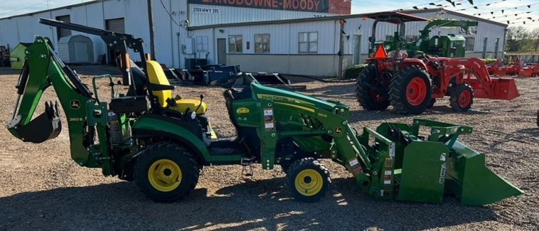2020 John Deere 1025R MFWD tractor photo 4