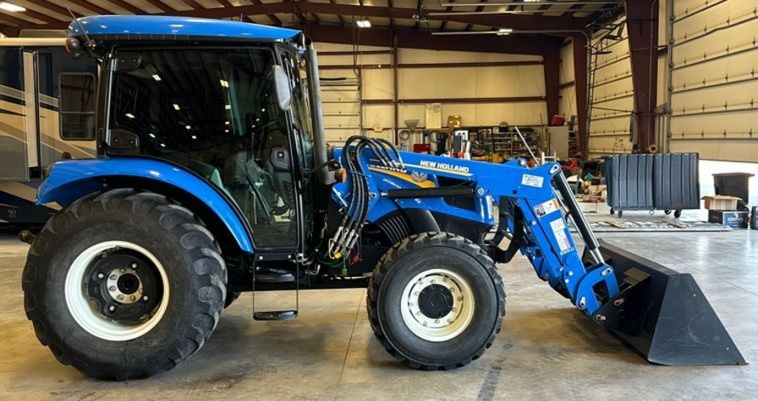 2021 New Holland Workmaster 65 MFWD tractor photo 4