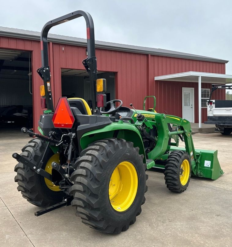 2022 John Deere 3032E MFWD tractor photo 5