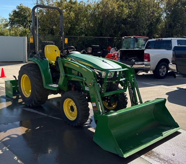 2023 John Deere 3038E MFWD tractor photo 3