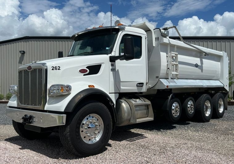 2023 Peterbilt 567 dump truck photo 1