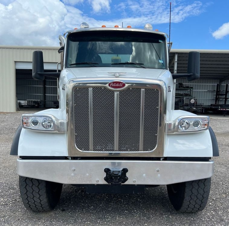 2023 Peterbilt 567 dump truck photo 2