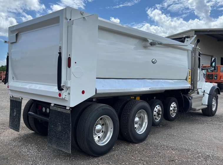 2023 Peterbilt 567 dump truck photo 5