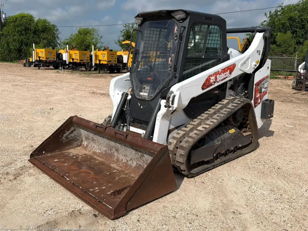 2024 Bobcat T66 tracked skid steer loader Texas photo 1