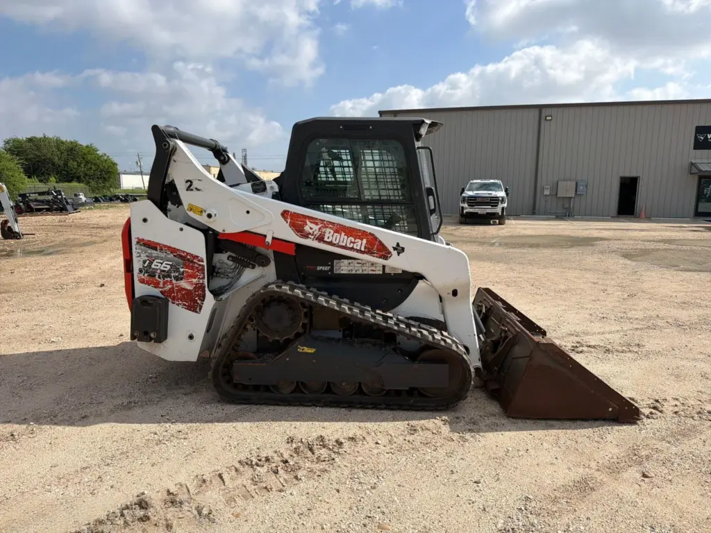 2024 Bobcat T66 tracked skid steer loader Texas photo 4
