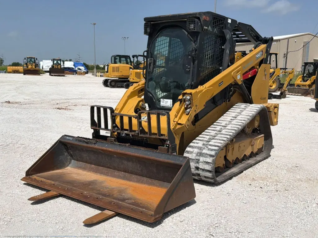 2024 Caterpillar 299D3 XE tracked skid steer loader photo 1