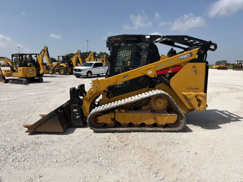 2024 Caterpillar 299D3 XE tracked skid steer loader photo 4