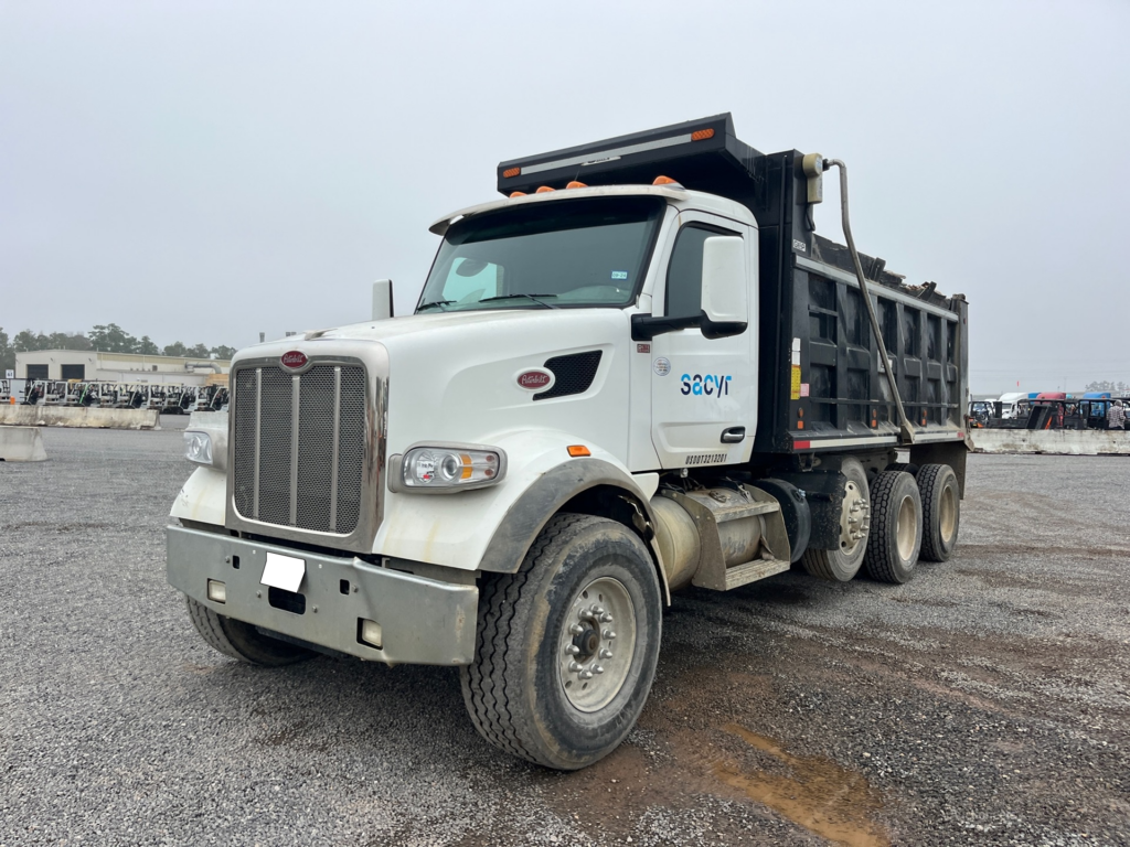 2024 Peterbilt 567 8x4 Tri/A photo 1