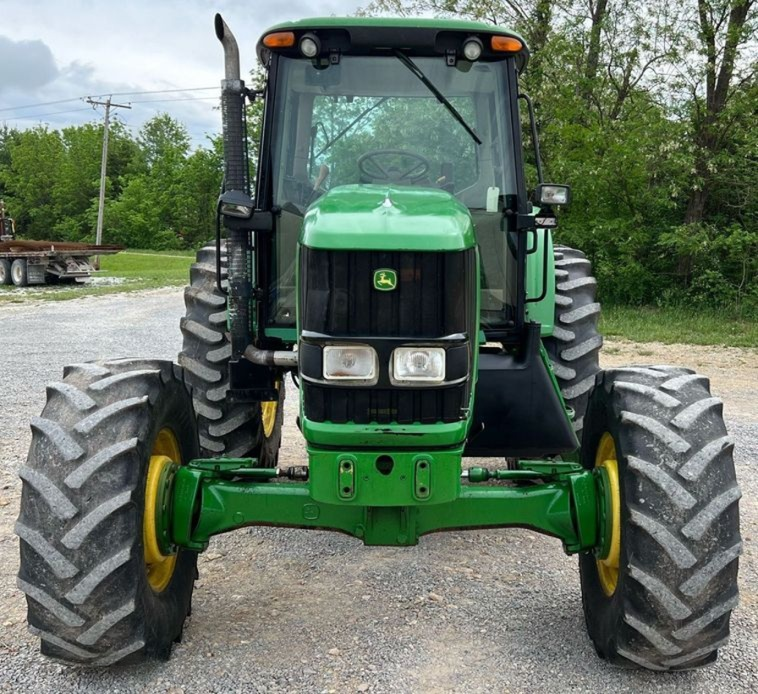 John Deere 7130 MFWD tractor photo 1