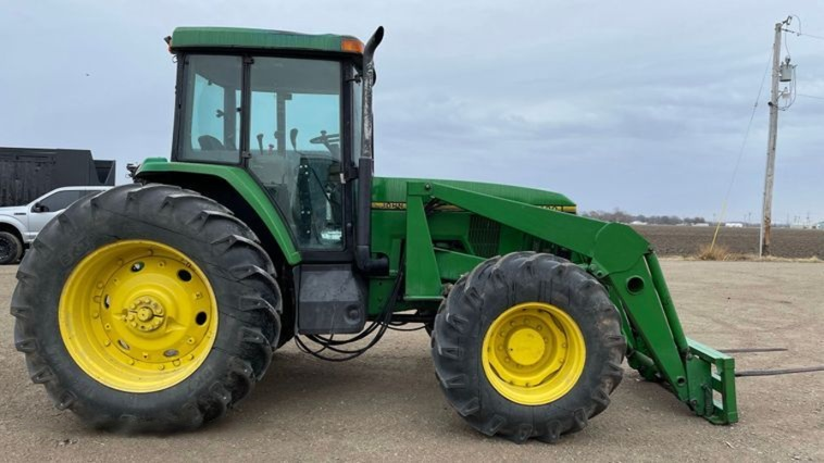John Deere 7400 tractor photo 4