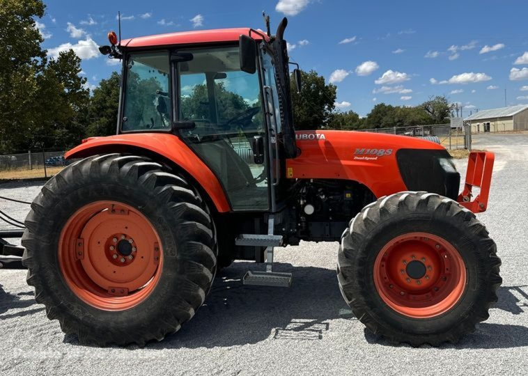 Kubota M108S MFWD tractor photo 4